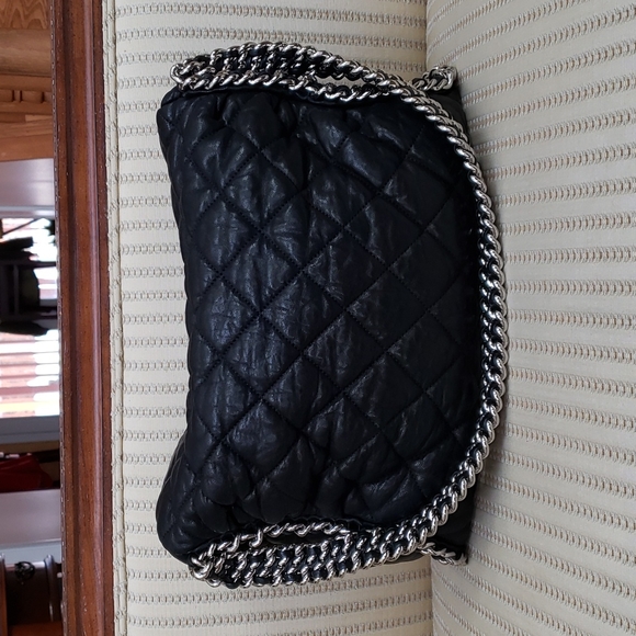 CHANEL CHAIN AROUND QUILTED LEATHER HOBO BAG - Picture 6 of 15